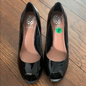 Vince Camuto Black Patent Leather Pumps (8M)